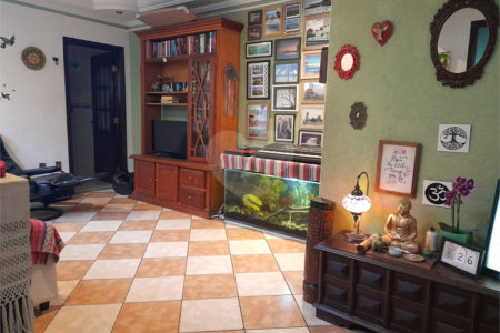 Casa com 4 dormitórios sendo 1 suíte a venda no bairro Samambaia