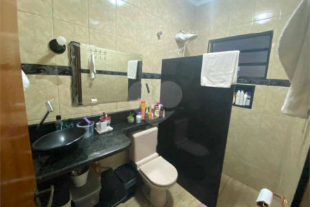 Casa à venda com 3 quartos, sendo 1 suíte, em Cidade Líder, São Paulo, SP