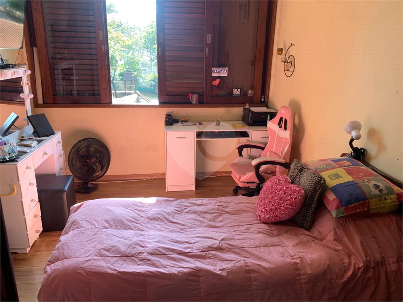 Casa à venda com 4 quartos, sendo 2 suítes, em Vila São Francisco, São Paulo, SP