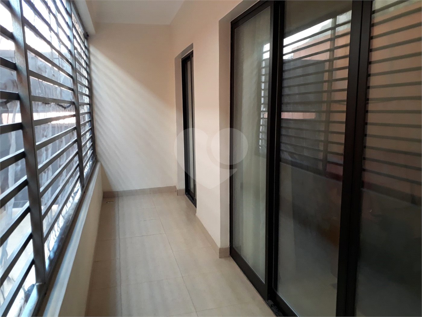 Casa Térrea à venda com 3 quartos, sendo 1 suíte,  em Vila Áurea, Poá, SP