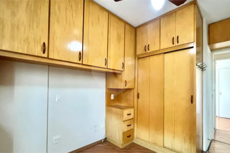 Apartamento à venda com 3 quartos, sendo 1 suíte,  em Vila Campestre, São Paulo, SP