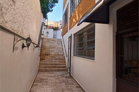 Sobrado à venda com 4 quartos, sendo 2 suítes,  em Jardim Leonor, São Paulo, SP