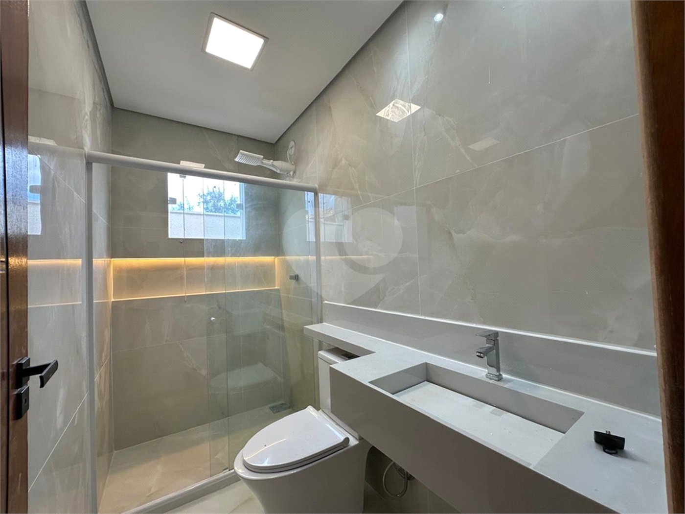 Casa à venda com 2 quartos, sendo 1 suíte, em Guriri, Cabo Frio, RJ