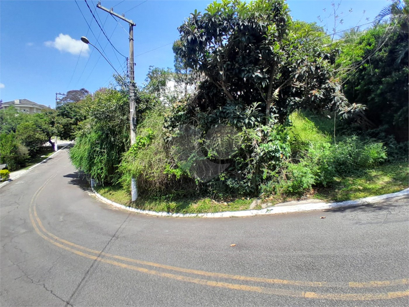 Terreno à venda no condomínio Suíça da Cantareira, Mairiporã - SP