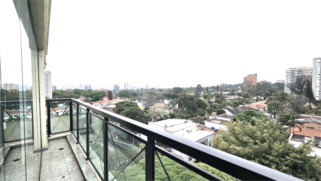 Cobertura à venda com 4 quartos, sendo 3 suítes, em Alto da Boa Vista, São Paulo, SP