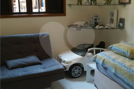 Chácara à venda com 3 suítes em Chácaras Copaco, Arujá, SP