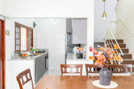 Casa à venda com 5 quartos, sendo 1 suíte, em Jardim Caravelas, São Paulo, SP