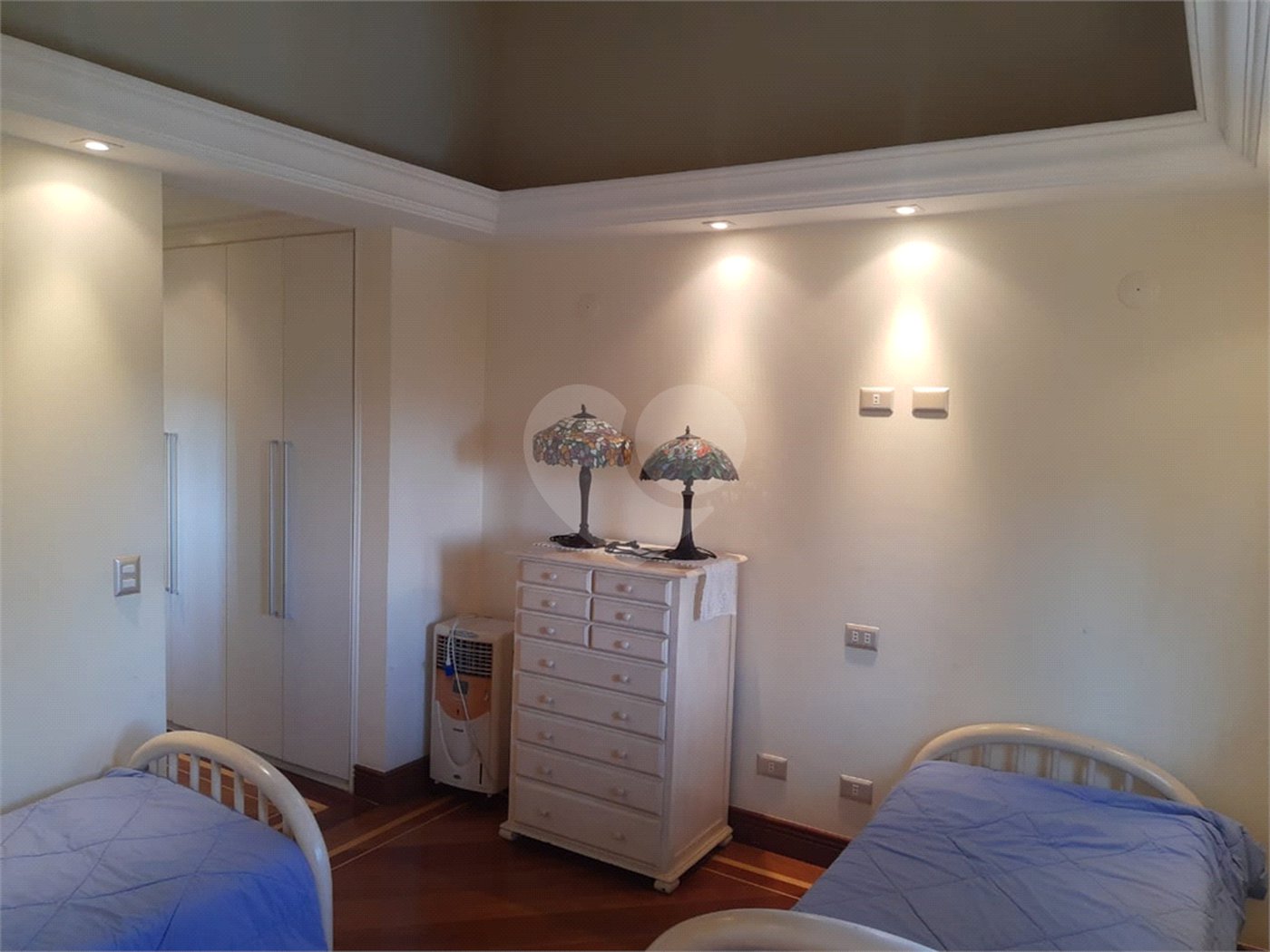 Casa à venda com 5 suítes em Jardim Leonor, São Paulo, SP
