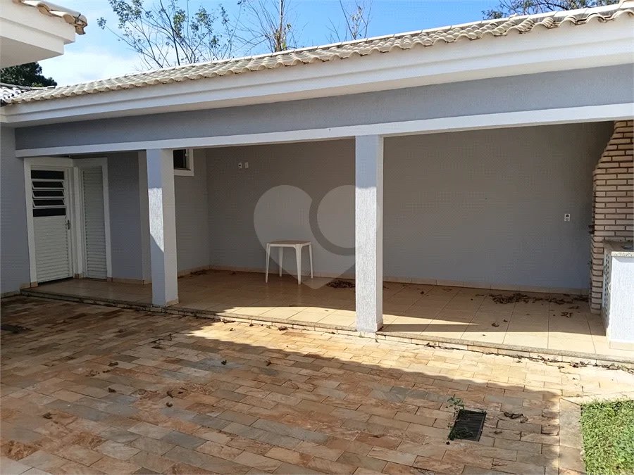 Casa à venda com 3 quartos, sendo 1 suíte,  no condomínio Residencial Eldorado, São Carlos - SP