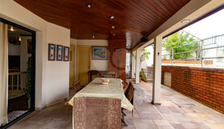 Cobertura à venda com 3 quartos, sendo 2 suítes,  em Vila Olímpia, São Paulo, SP