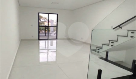 Sobrado à venda com 3 quartos, sendo 1 suíte,  em Vila Carrão, São Paulo, SP