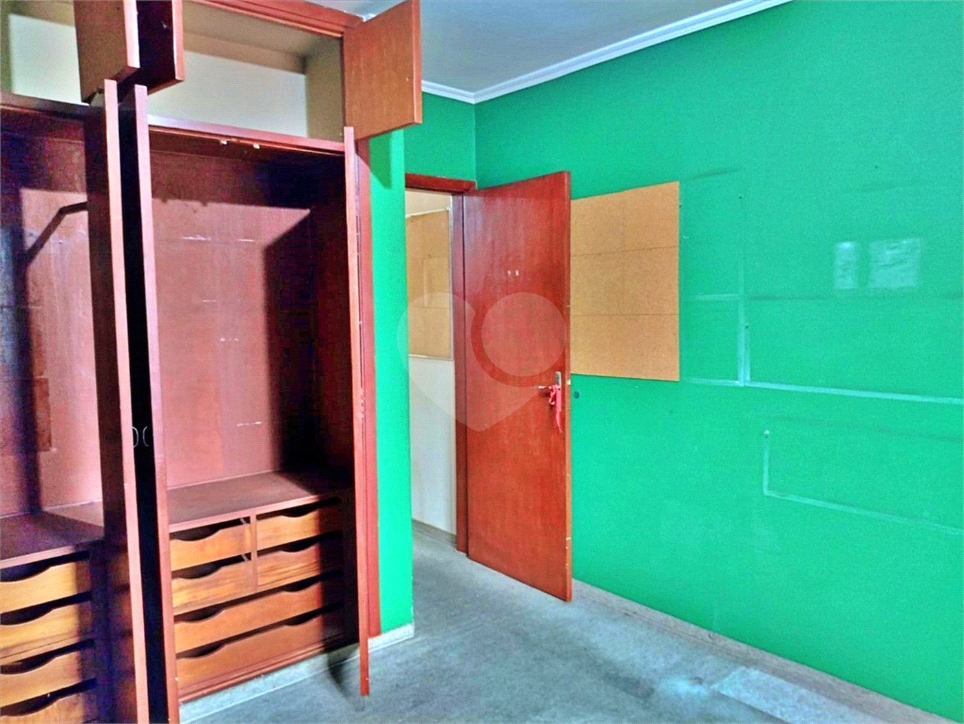 Sobrado à venda com 3 quartos, sendo 1 suíte,  em Parque Colonial, São Paulo, SP