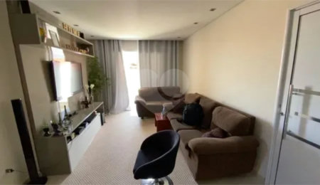 Sobrado à venda com 4 quartos, sendo 1 suíte,  em Jardim Colorado, São José dos Campos, SP
