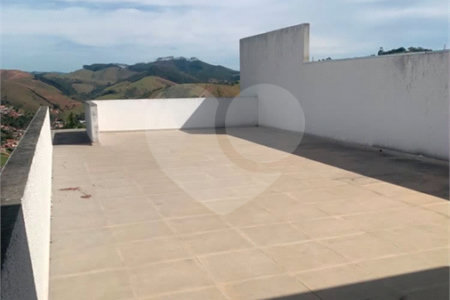 Casa à venda com 3 quartos, sendo 1 suíte, em Vila Modesto, Paraibuna, SP