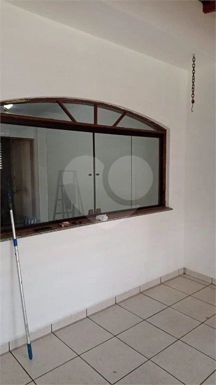 Casa com 180m², 3 dormitórios, 1 vaga, à venda na Vila Scarpelli em Santo André.