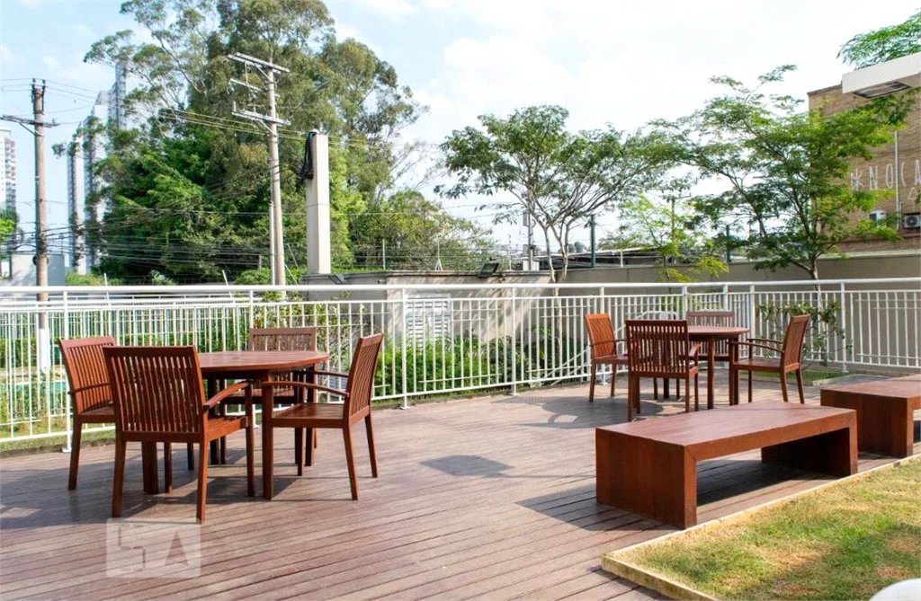 Apartamento à venda com 3 quartos, sendo 1 suíte, em Vila Anastácio, São Paulo, SP