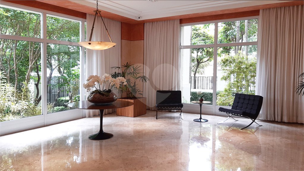 Apartamento à venda com 4 suítes em Campo Belo, São Paulo, SP