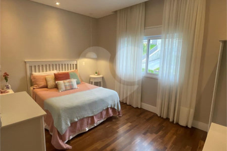 Casa à venda com 3 suítes no condomínio Hills, Arujá - SP