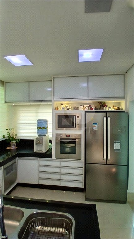Casa à venda com 3 suítes no condomínio Figueira Garden, Atibaia - SP