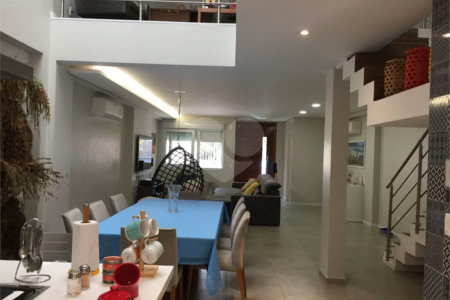 Sobrado à venda com 3 quartos, sendo 1 suíte, em Alto da Boa Vista, São Paulo, SP