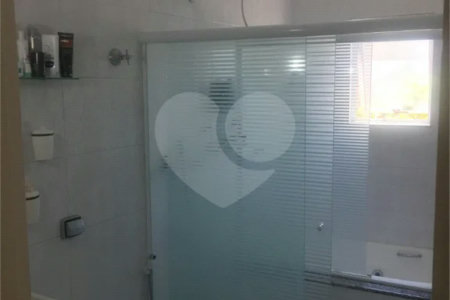 Sobrado à venda com 4 quartos, sendo 1 suíte, em Vila Maria Alta, São Paulo, SP