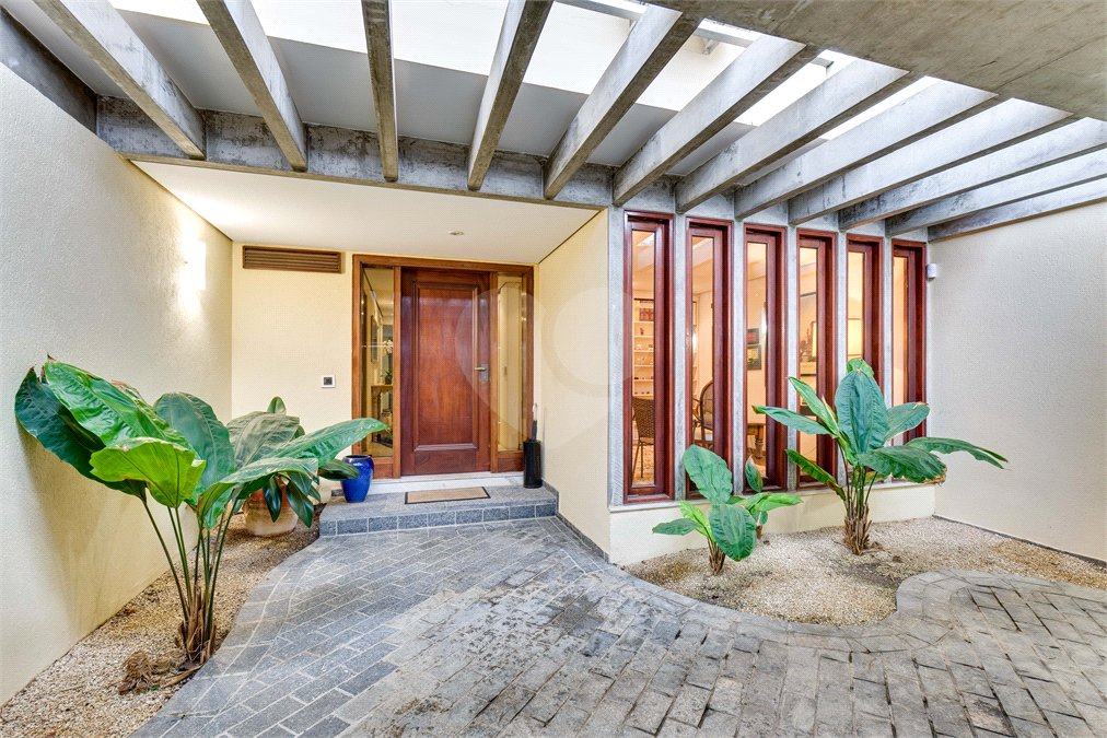 Sobrado à venda com 3 quartos, sendo 2 suítes,  em Alto da Boa Vista, São Paulo, SP