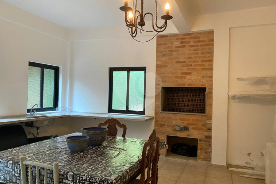 Casa à venda com 2 suítes no condomínio Residencial Cantareira, Mairiporã - SP