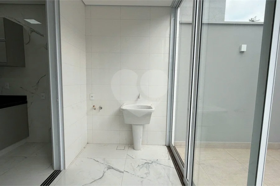 Casa à venda ou para alugar com 3 quartos, sendo 1 suíte,  no condomínio Residencial Mônaco, Piracicaba - SP