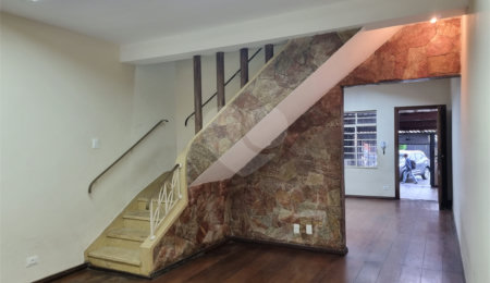 Sobrado à venda com 3 quartos em Moema, São Paulo, SP