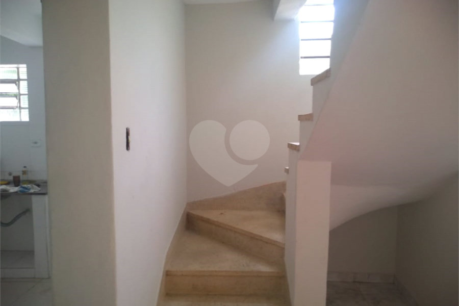 Sobrado à venda com 3 quartos em Vila Nivi, São Paulo, SP