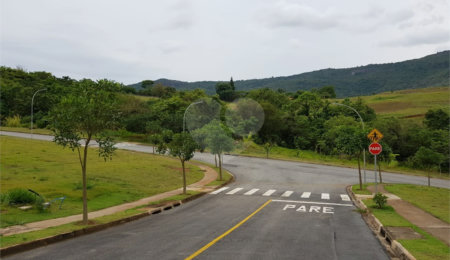 Terreno à venda em San Fernando Valley, Atibaia, SP