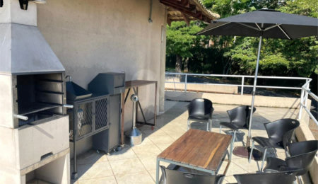 Casa à venda com 5 quartos, sendo 3 suítes, no condomínio Flamboyant, Atibaia - SP