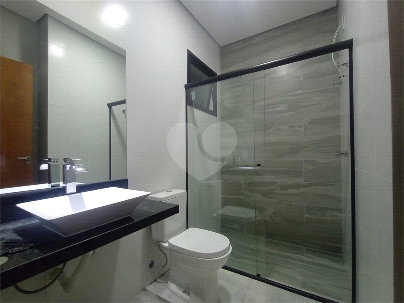 Casa à venda com 3 quartos, sendo 2 suítes, no condomínio Vila Rica, Indaiatuba - SP