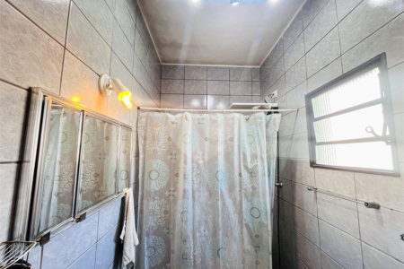 Casa à venda com 4 quartos, sendo 1 suíte, em Campo Grande, Rio de Janeiro, RJ