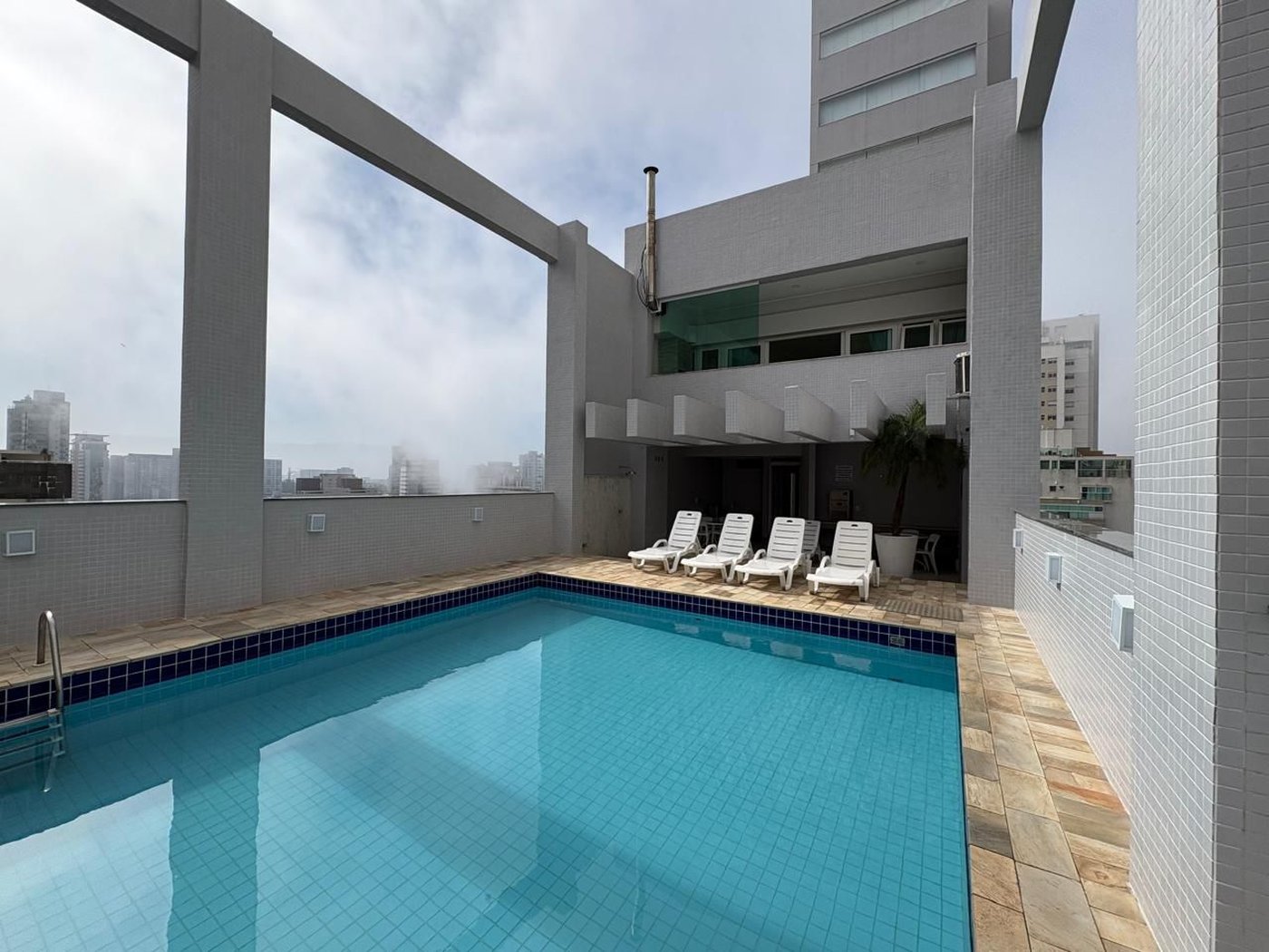 Apartamento com 2 dormitórios à venda, 83 m² por R$ 750.000,00 - Gonzaga - Santos/SP