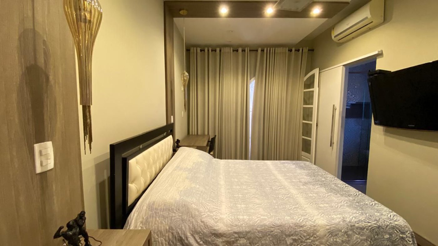 Casa com 4 dormitórios à venda, 380 m² por R$ 2.400.000,00 - Embaré - Santos/SP