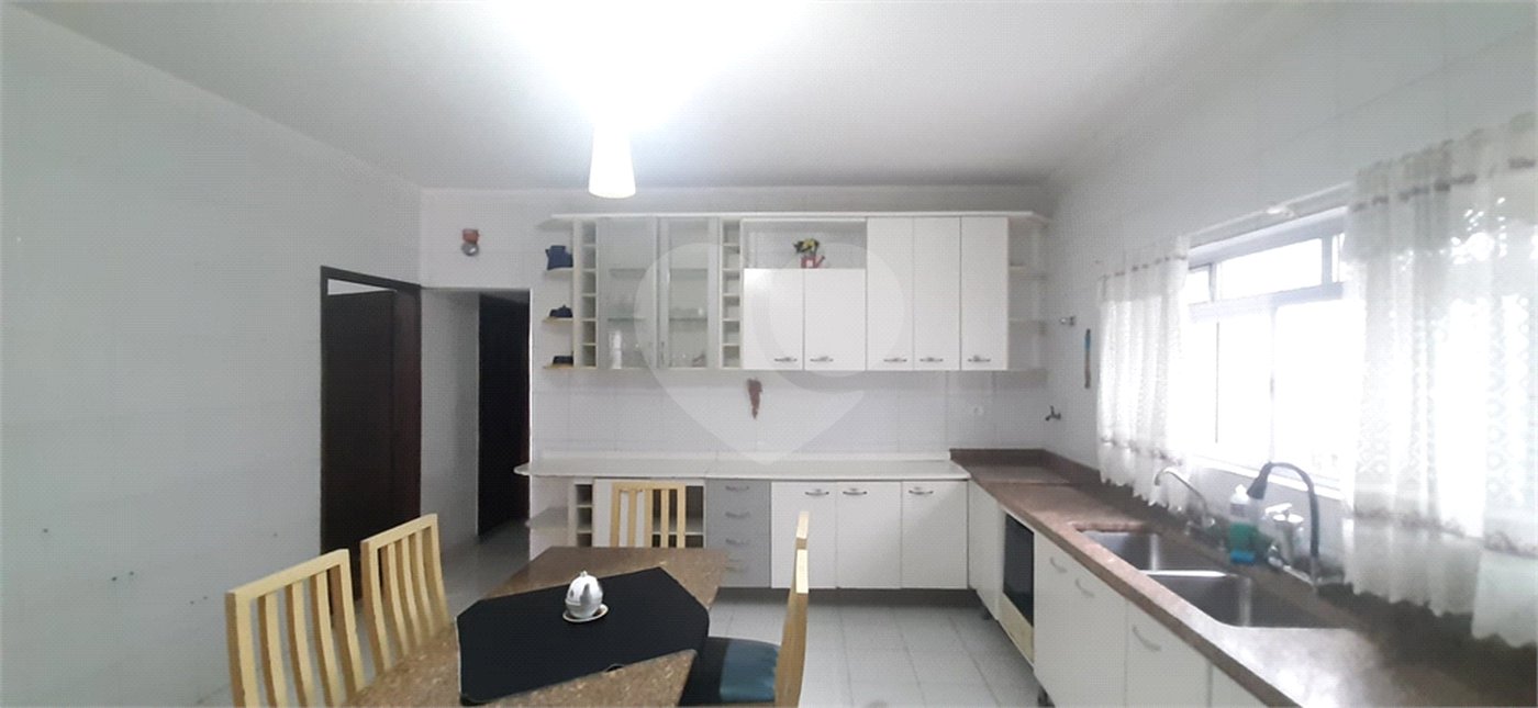 Sobrado à venda com 5 quartos, sendo 1 suíte,  em Vila Rosália, Guarulhos, SP