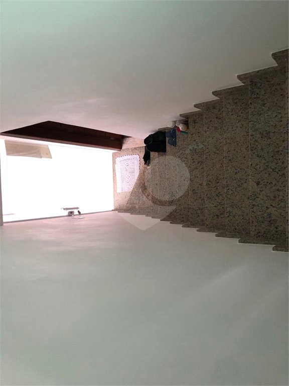 Sobrado à venda com 3 suítes em Barreiro, Mairiporã, SP