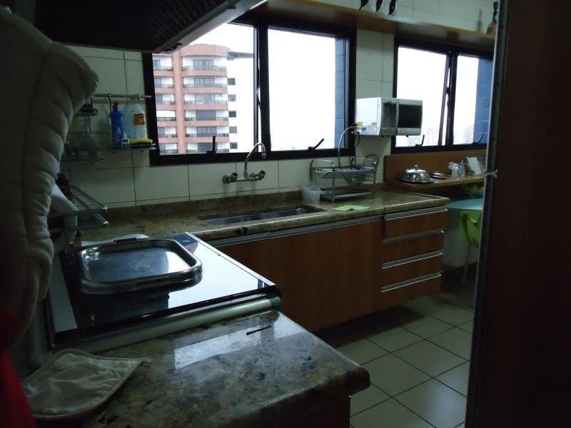 Apartamento à venda com 3 suítes em Vila Suzana, São Paulo, SP