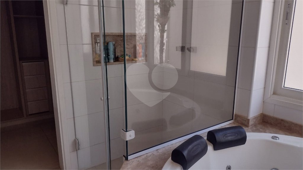 Casa à venda com 3 quartos, sendo 1 suíte, no condomínio Residencial Bouganville, Araraquara - SP