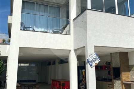 Casa à venda com 4 quartos, sendo 3 suítes, no condomínio Brisa 1, Mogi das Cruzes - SP