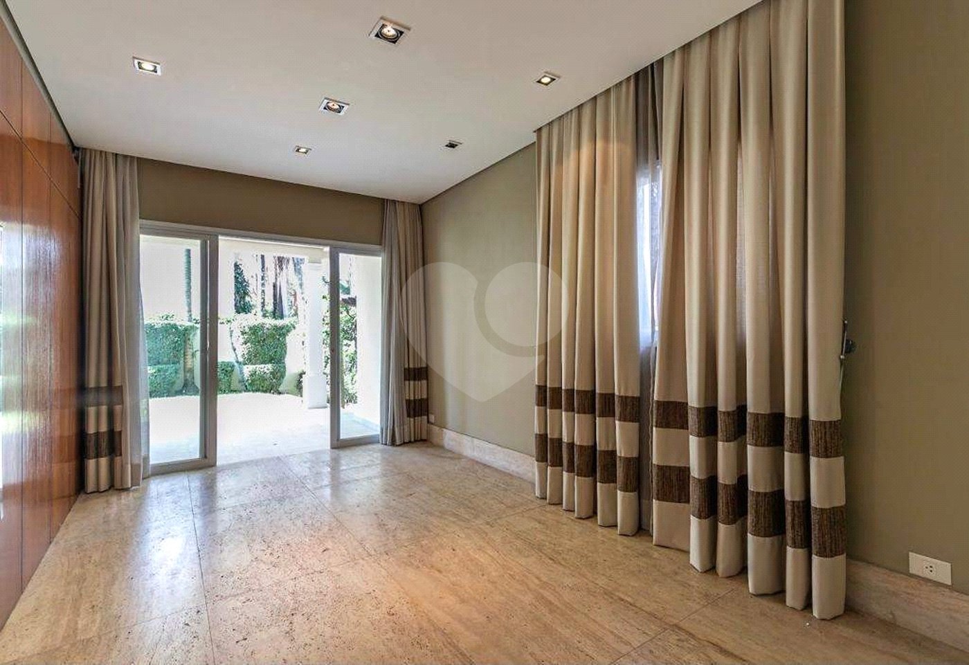 Casa à venda com 4 suítes no condomínio L`exclusive, São Paulo - SP
