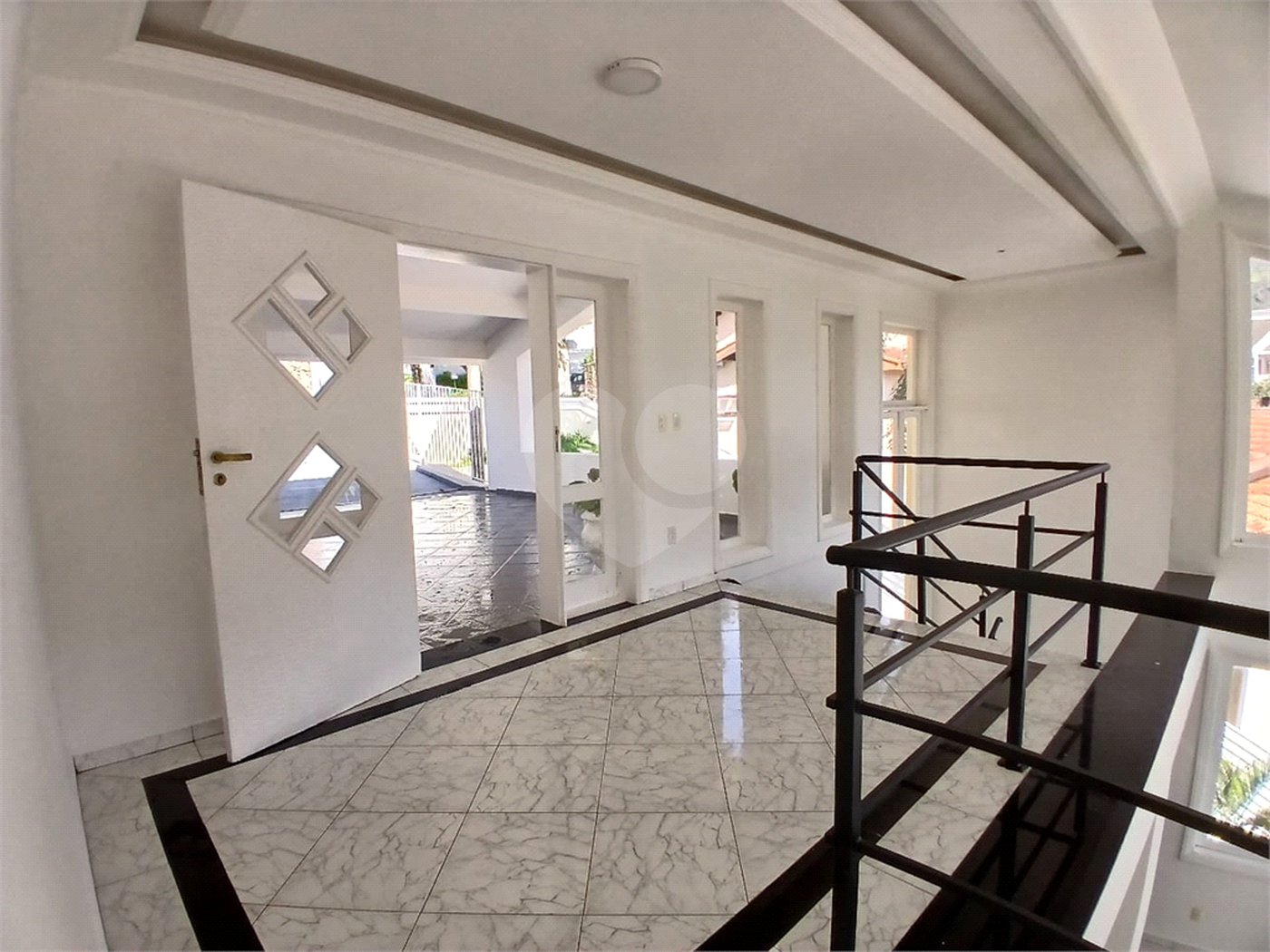 Casa à venda com 4 quartos, sendo 2 suítes, no condomínio Flamboyant, Atibaia - SP