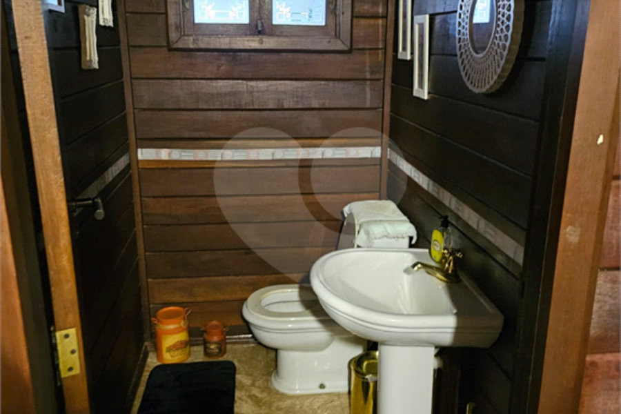 Casa à venda com 4 quartos, sendo 3 suítes, no condomínio Residncial Euroville, Carapicuíba - SP