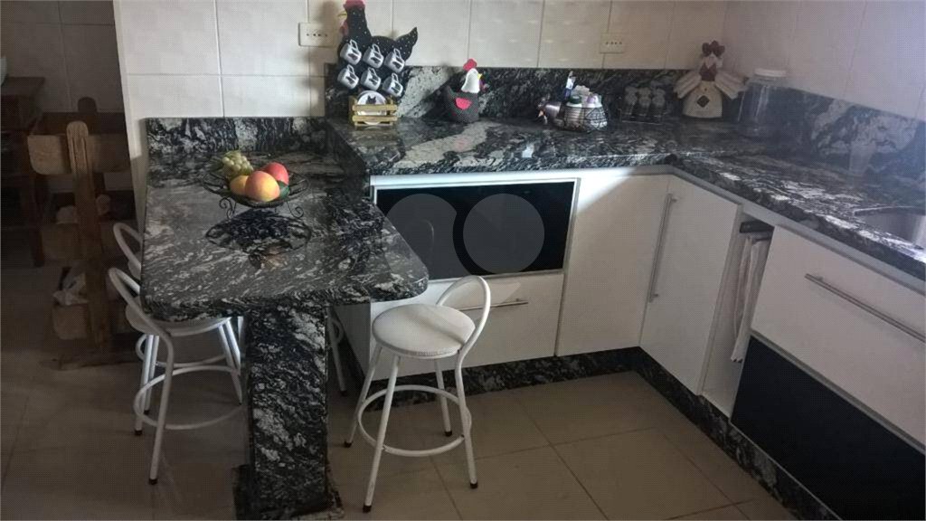 Sobrado à venda com 3 quartos, sendo 1 suíte, em Bocaina, Ribeirão Pires, SP