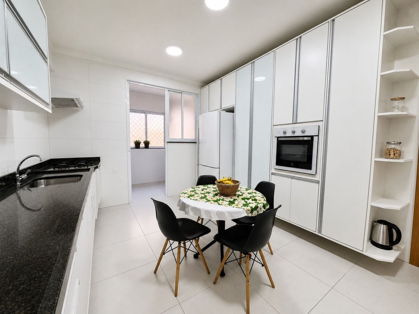 Casa com 4 dormitórios à venda, 208 m² por R$ 2.490.000,00 - Ponta da Praia - Santos/SP