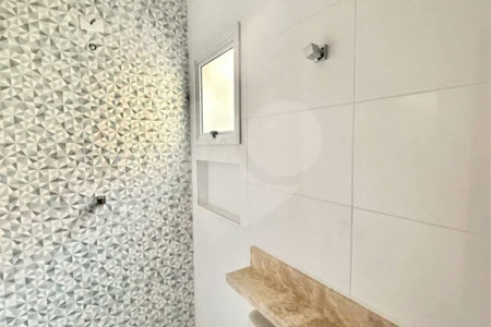 Sobrado à venda com 3 quartos, sendo 1 suíte, em Vila Mazzei, São Paulo, SP