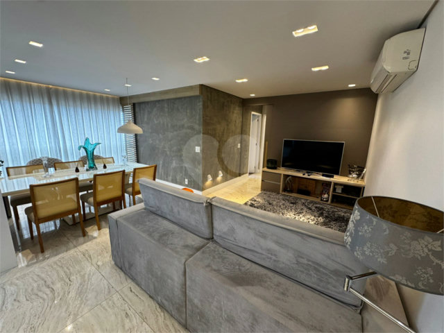 Apartamento à venda com 2 quartos, sendo 1 suíte,  em Mooca, São Paulo, SP