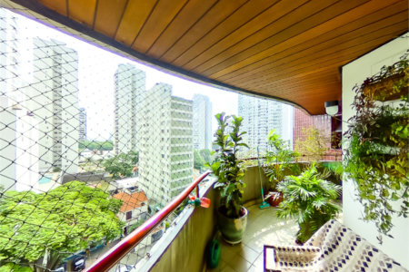 Apartamento à venda com 4 quartos, sendo 2 suítes, em Alto da Boa Vista, São Paulo, SP