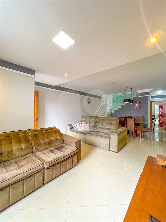 Sobrado à venda com 3 quartos, sendo 1 suíte,  em Tremembé, São Paulo, SP